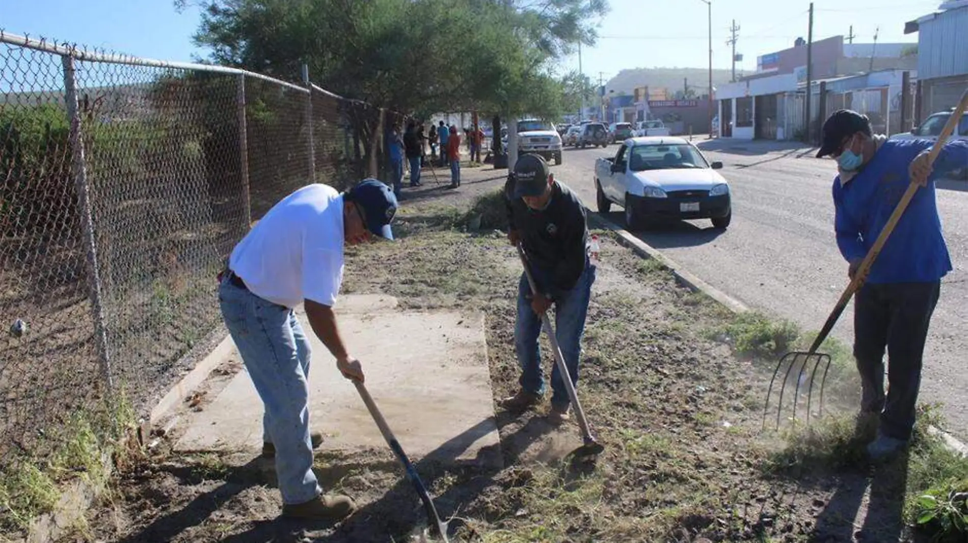 UABCS une recolectar basura la Paz 01